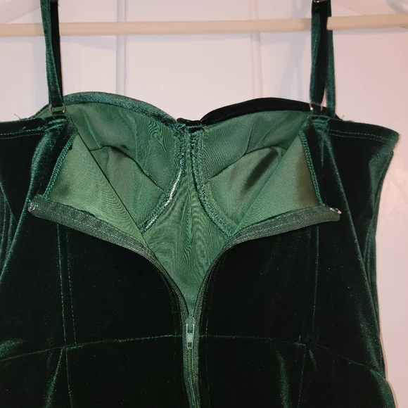 Windsor Emerald Green Velvet Bustier Mini Dress - Picture 4 of 8